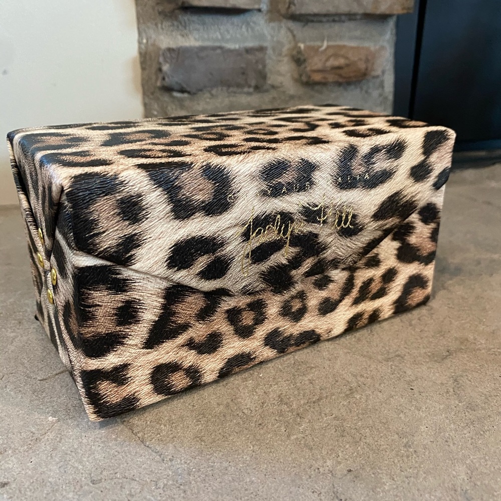 Rare Jaclyn Hill Quay Australia sunglasses case